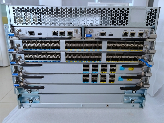 Delapan Slot Blade Vertikal Brocade X6-8 Director Gen6 Fibre Channel 16U Brocade POD License