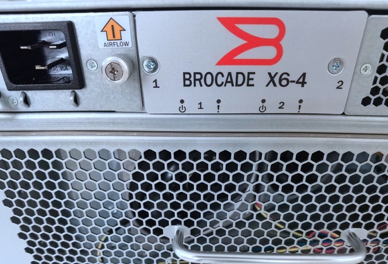 CR32-4 Brocade X6-4 Director Chassis Core Routing Blade Hingga 192 Port 32-Gbps