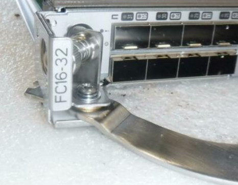 32 Port 16Gb Brocade POD Lisensi FC16-32 Chassis FC Port Blade Untuk Tulang Punggung DCX 8510