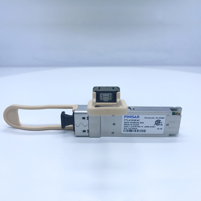 FTL410QE4C 40BASE-SR4 QSFP+ Gen4 Transceiver Optik Untuk Breakout Ke Ethernet 4 X 10GBASE-SR