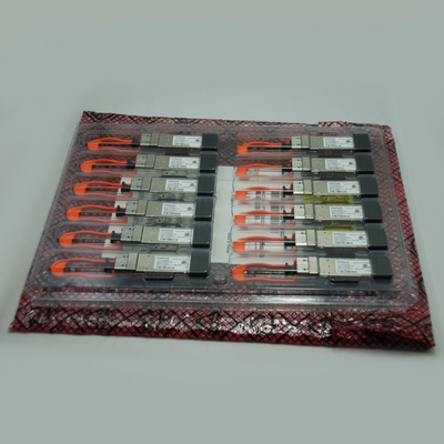 Finisar FTL410QD4C 40GBASE-SR4 / 10GBASE-SR 300m QSFP+ Gen4 Menembus Ke 10GBASE-SR Ethernet