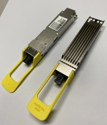 Arista QDD-400G-VSR4 Transceiver Optik 400GBASE-VSR4 yang Dapat Dicolok Jangkauan 50m Peralatan Fiber Optik Teknologi Masa Depan