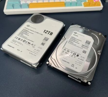Hard Drive Internal Seagate Exos X18 ST12000NM000J 12TB 7200 RPM Cache 256MB SATA 6Gb/s CMR Enterprise HDD untuk Penyimpanan Server 24/7