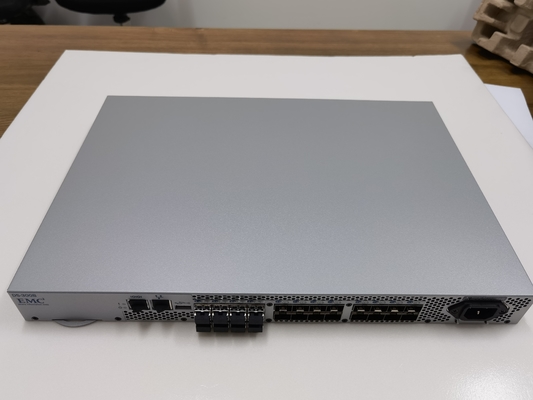 24 Port 8G DELL EMC Brocade SAN Switch DS-300B Untuk Connectrix B